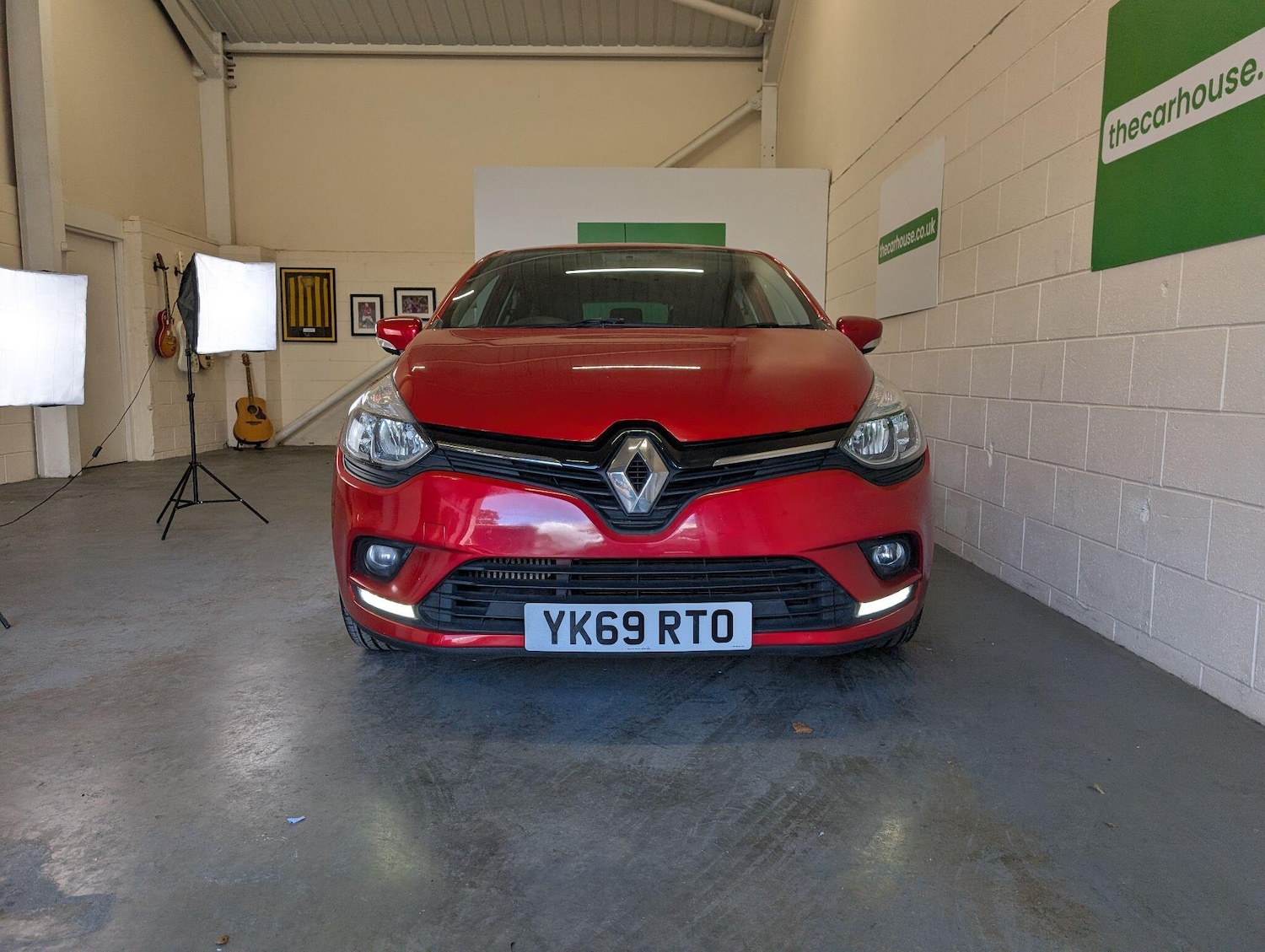 Used Renault Clio 2019 for sale - 76989262: Photo 3