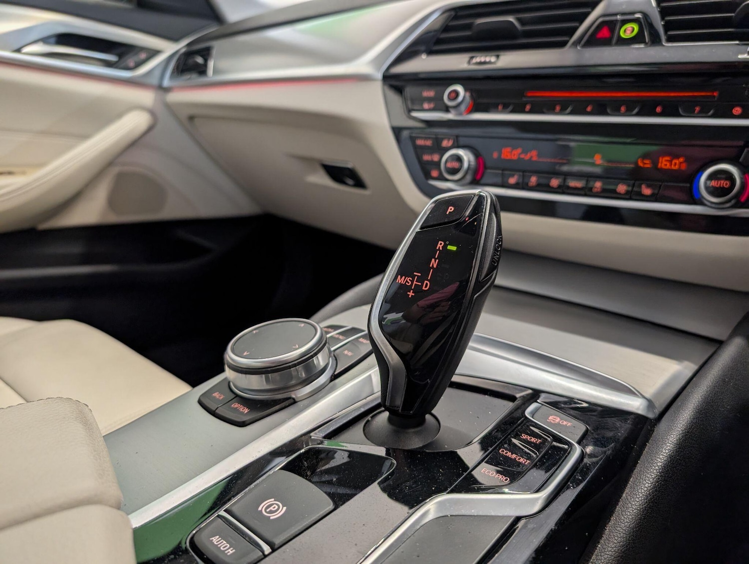 Used BMW 5 Series 2017 for sale - 76597067: Photo 30