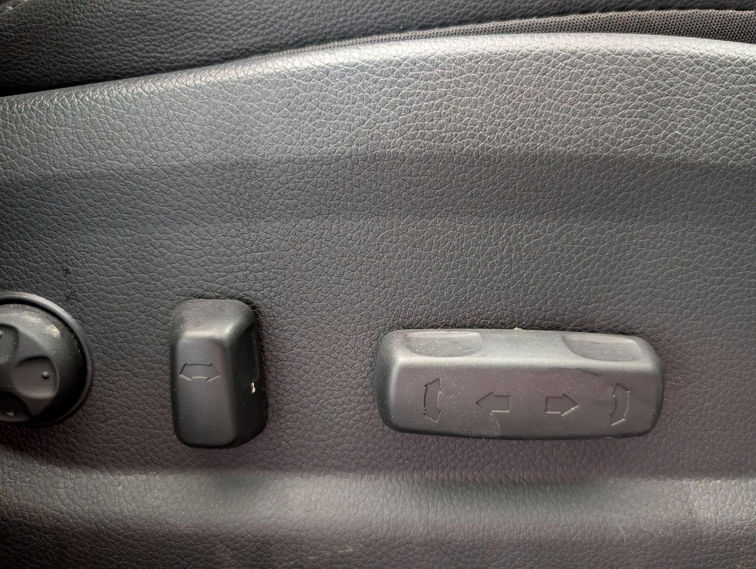 Used Hyundai Santa Fe 2017 for sale - 76990299: Photo 32