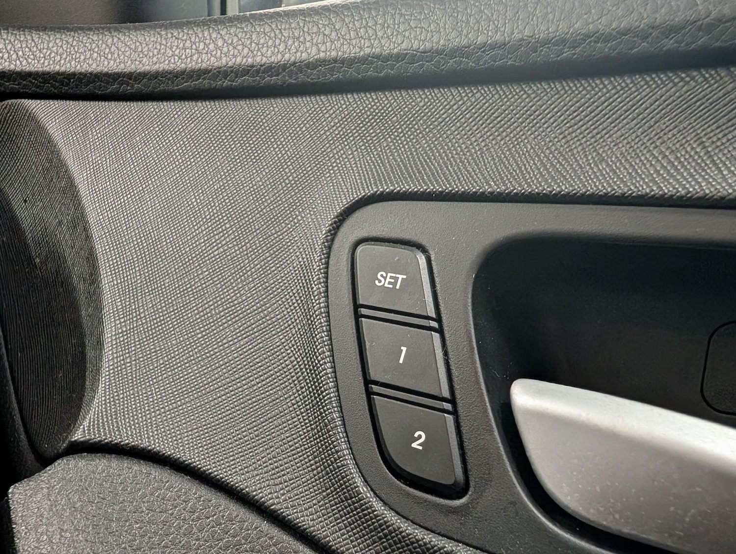 Used Hyundai Santa Fe 2017 for sale - 76990299: Photo 33