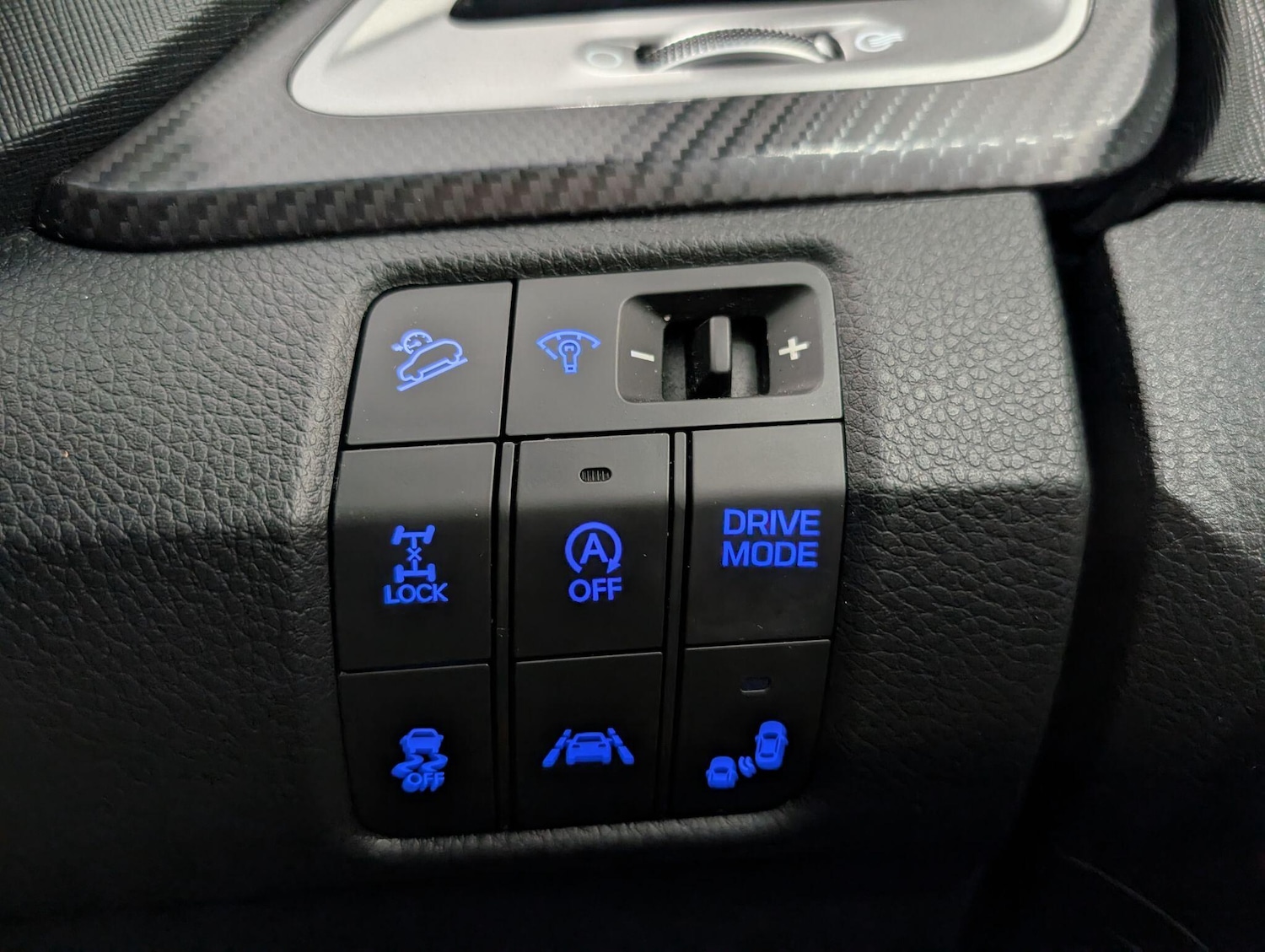 Used Hyundai Santa Fe 2017 for sale - 76990299: Photo 34