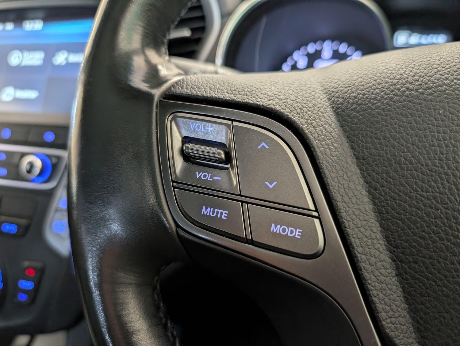 Used Hyundai Santa Fe 2017 for sale - 76990299: Photo 36