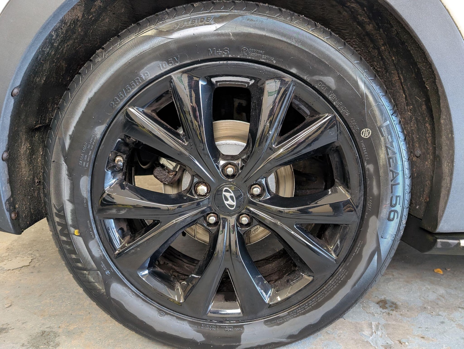 Used Hyundai Santa Fe 2017 for sale - 76990299: Photo 38