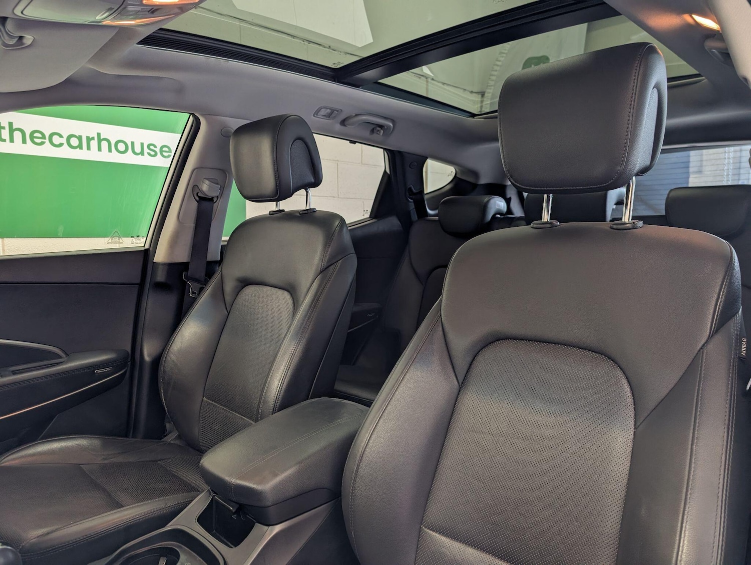 Used Hyundai Santa Fe 2017 for sale - 76990299: Photo 50