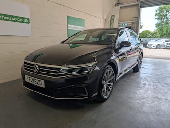 Used Volkswagen Passat 2021 for sale - 75247431: Photo