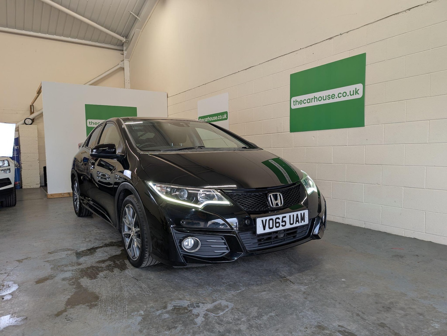 Used Honda Civic 2015 for sale - 76457832: Photo 2