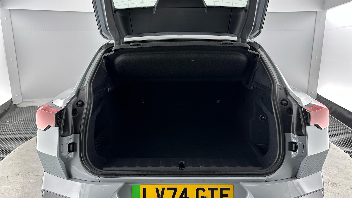 Used BMW iX2 2025 for sale - 76818848: Photo 13