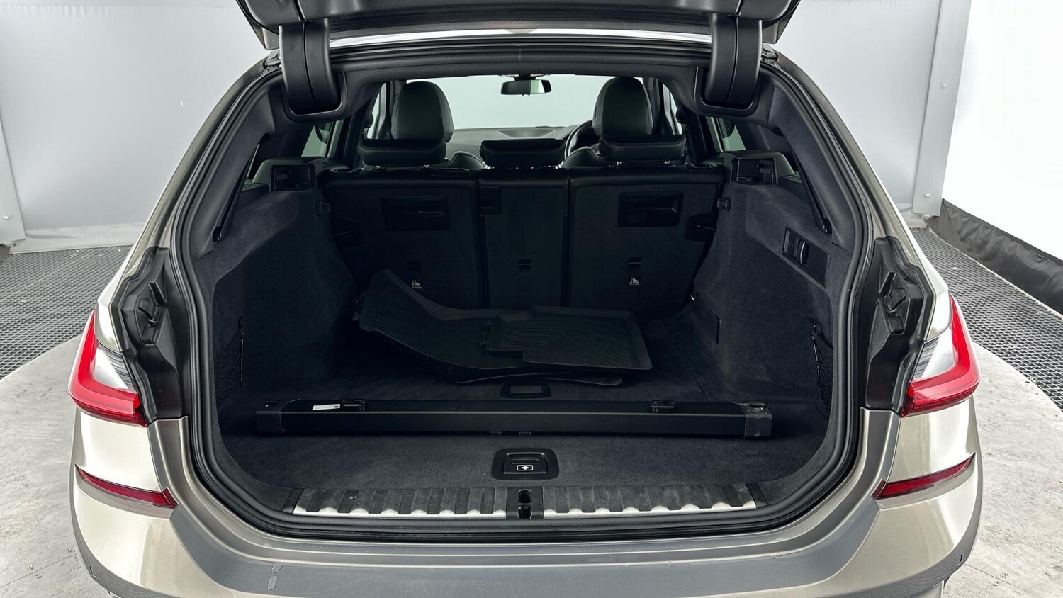 Used BMW 3 Series 2020 for sale - 76818801: Photo 13