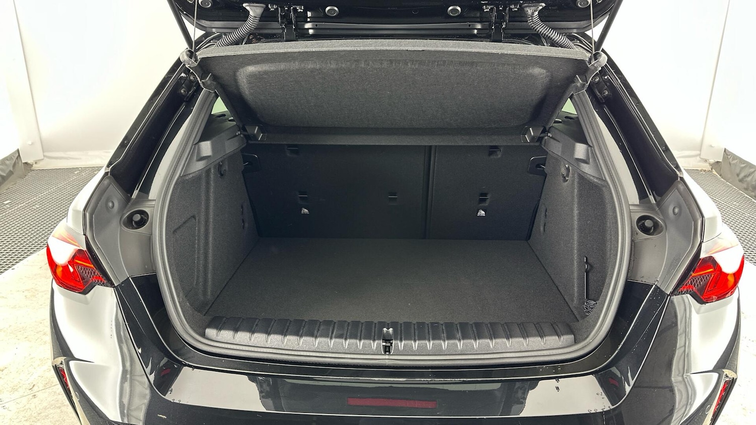 Used BMW 1 Series 2024 for sale - 76818921: Photo 13