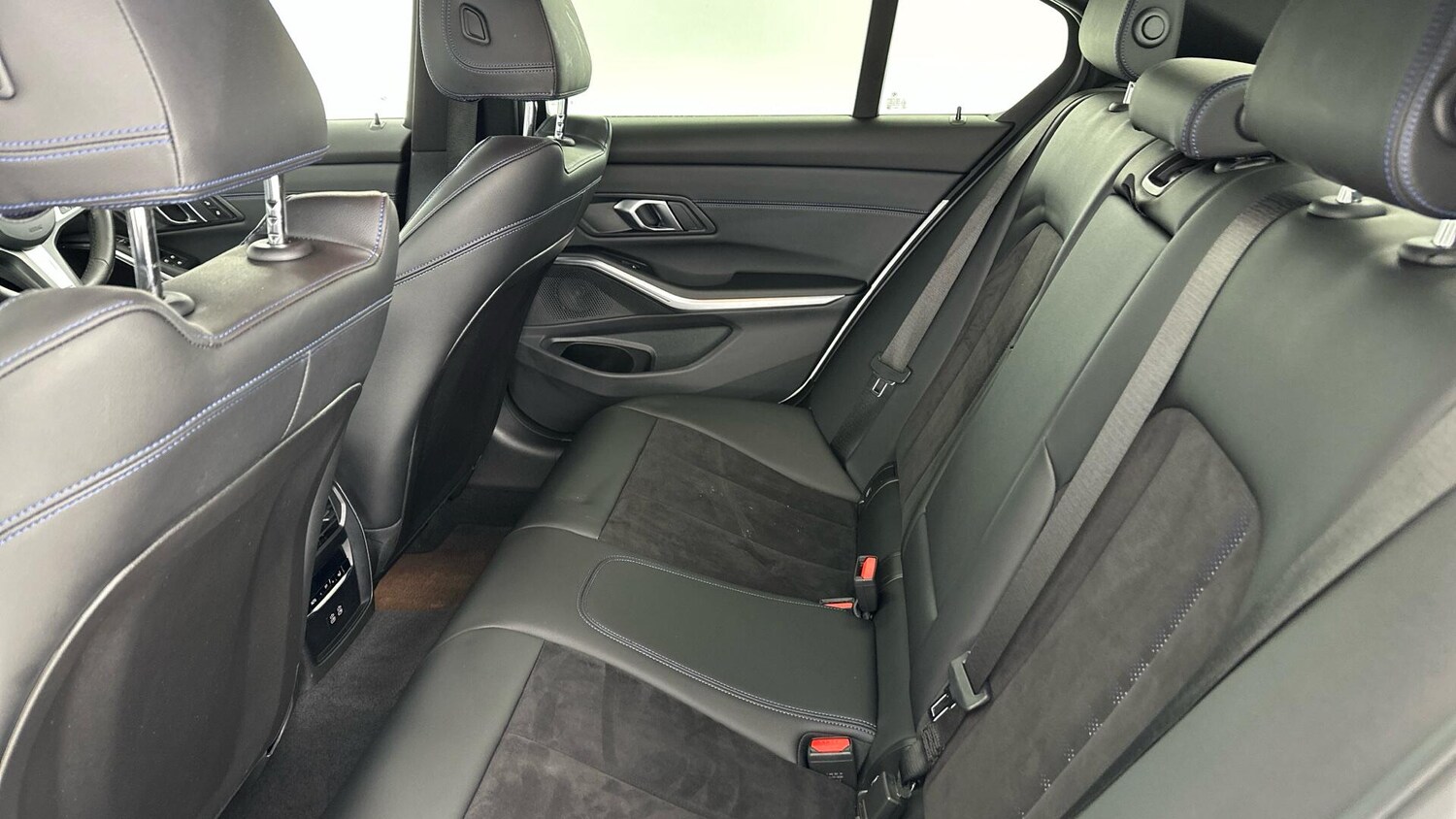 Used BMW 3 Series 2025 for sale - 76818802: Photo 12