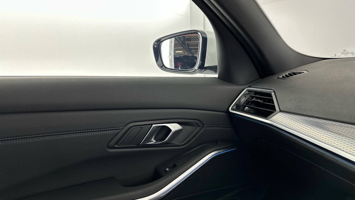 Used BMW 3 Series 2025 for sale - 76818802: Photo 29