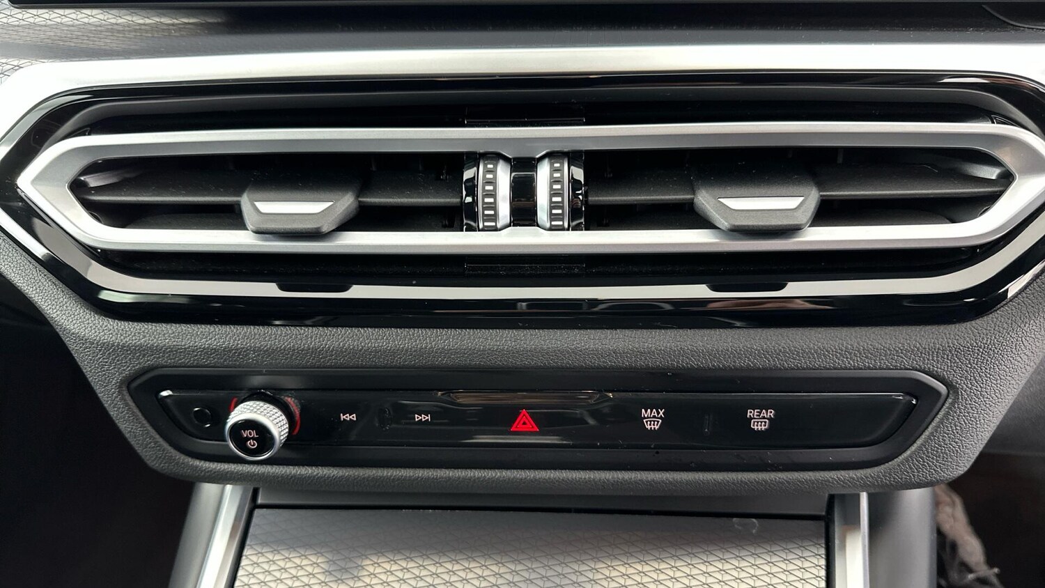 Used BMW 3 Series 2025 for sale - 76818802: Photo 31