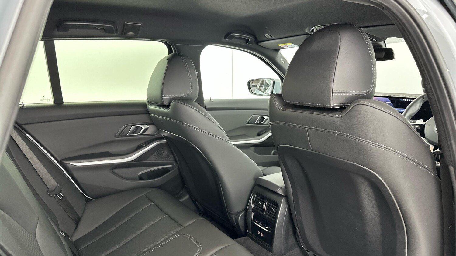 Used BMW 3 Series 2025 for sale - 76818797: Photo 27