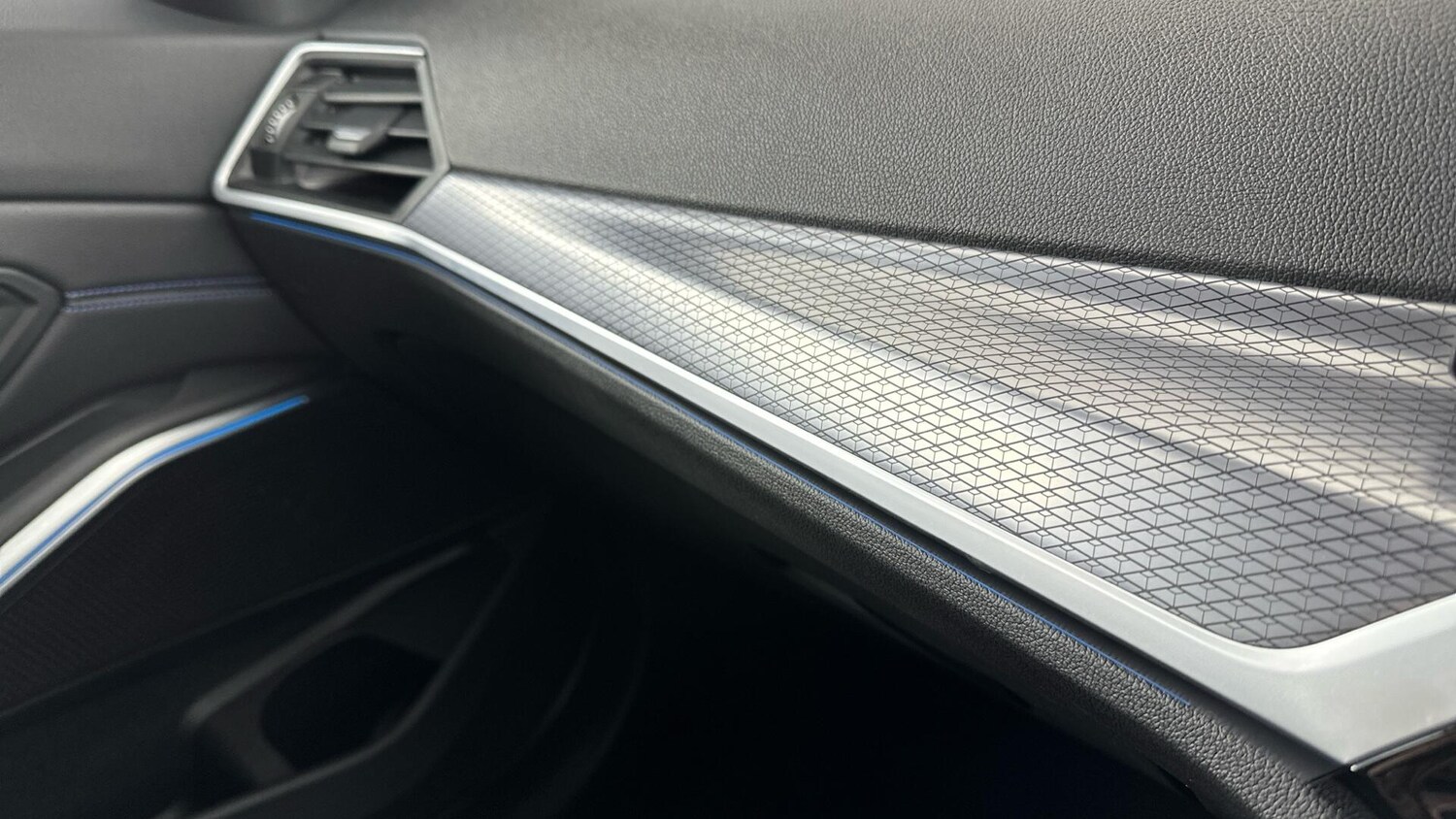 Used BMW 3 Series 2023 for sale - 77646615: Photo 36