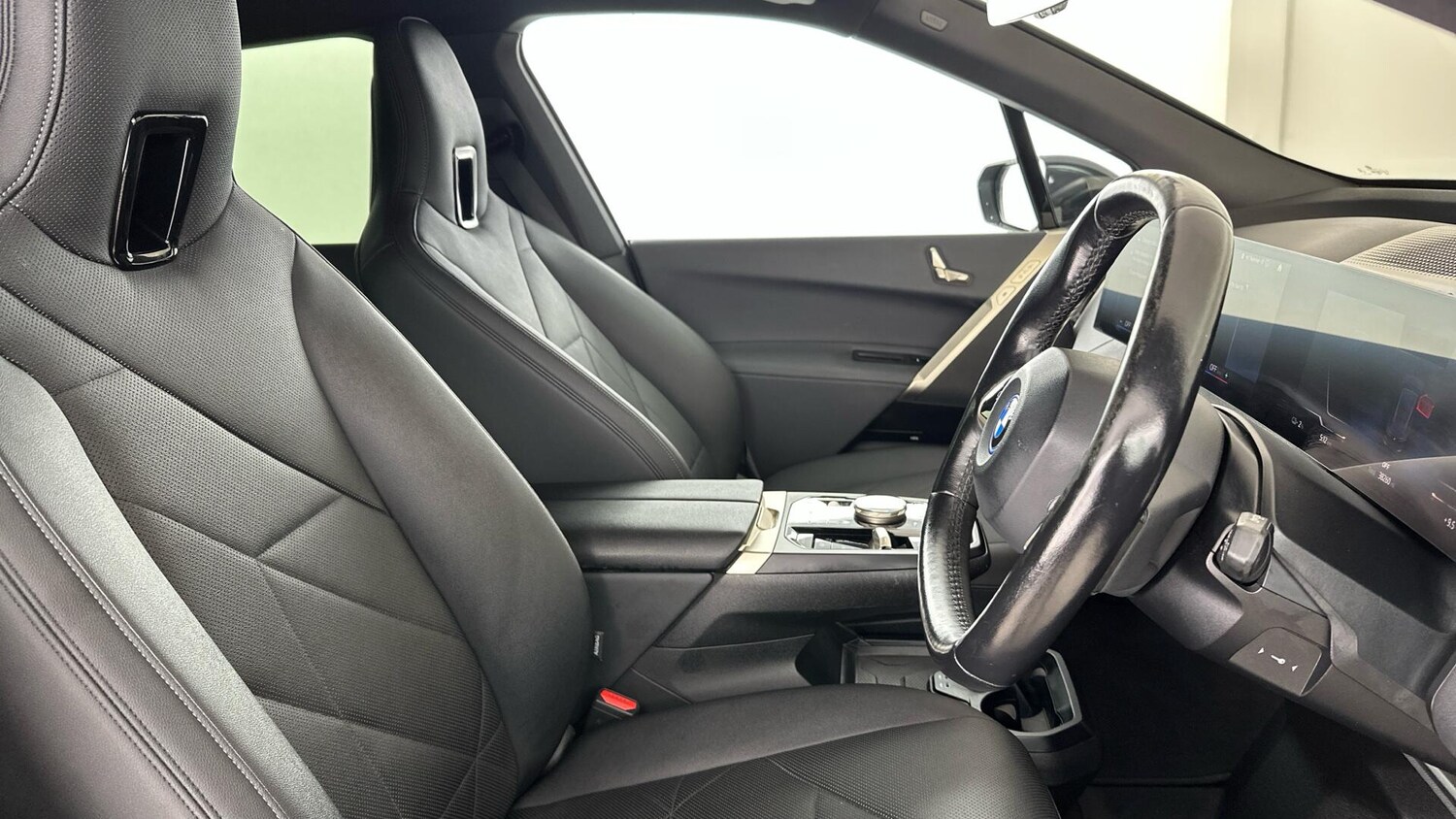 Used BMW iX 2022 for sale - 77883409: Photo 11