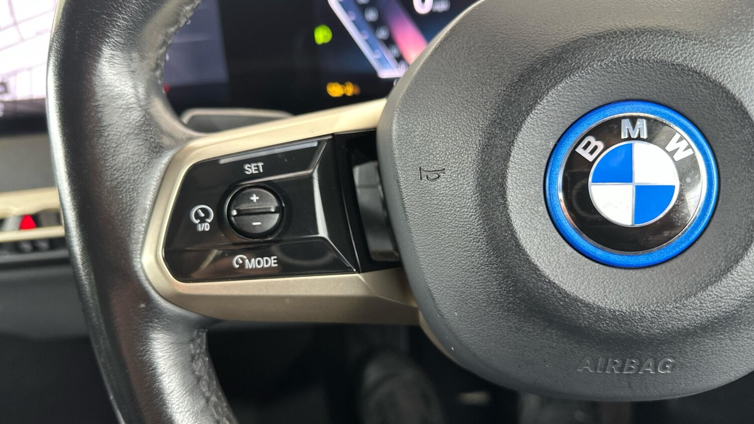 Used BMW iX 2022 for sale - 77883409: Photo 17