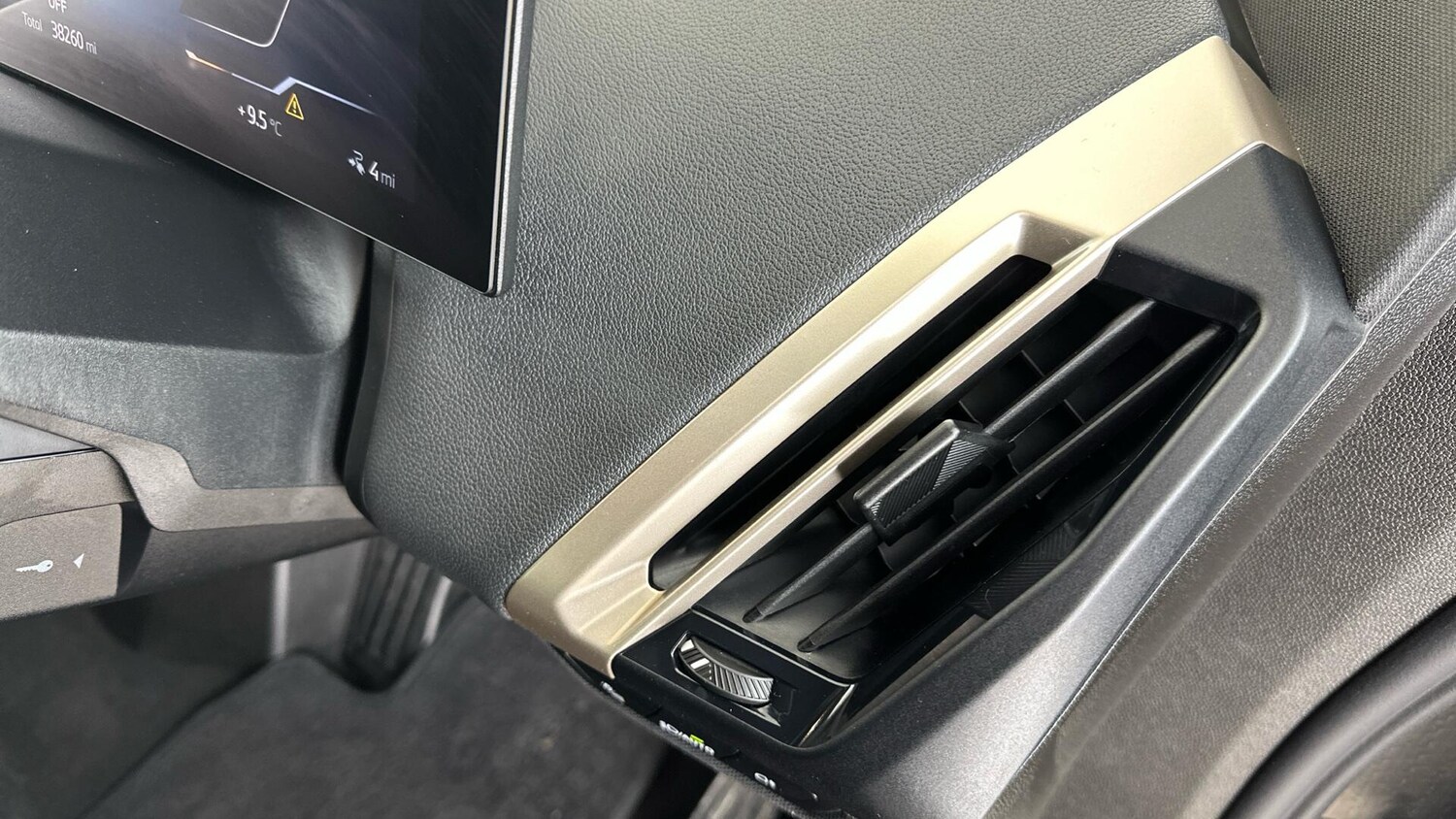 Used BMW iX 2022 for sale - 77883409: Photo 33