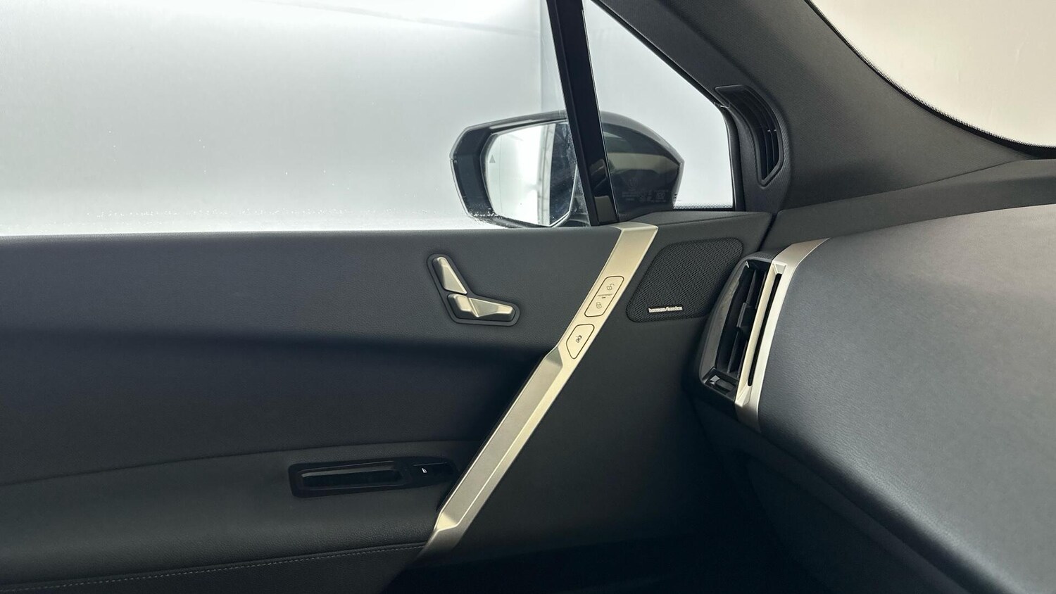 Used BMW iX 2022 for sale - 77883409: Photo 34