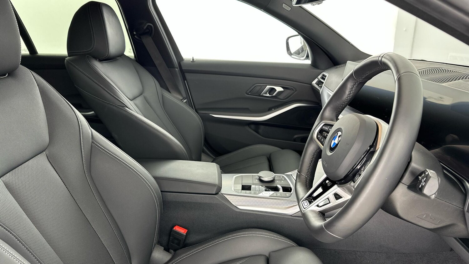 Used BMW 3 Series 2025 for sale - 76818899: Photo 11