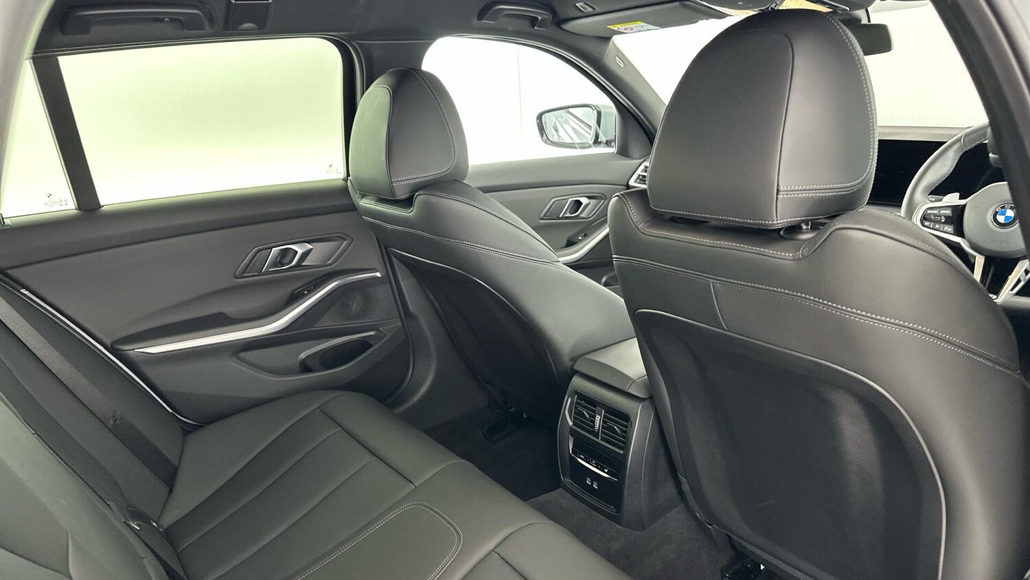 Used BMW 3 Series 2025 for sale - 76818899: Photo 27