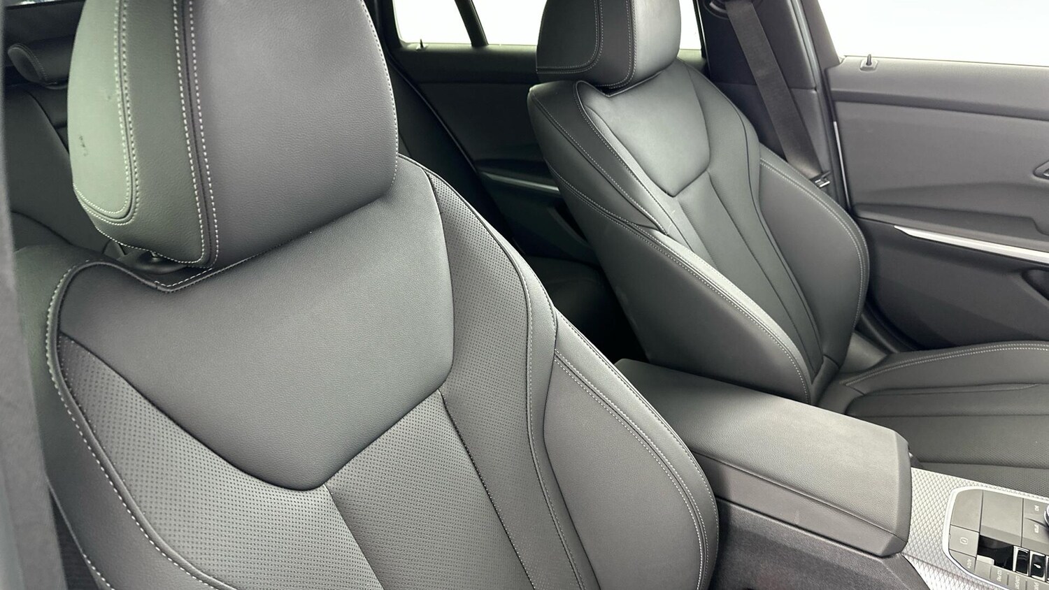 Used BMW 3 Series 2025 for sale - 76818899: Photo 30