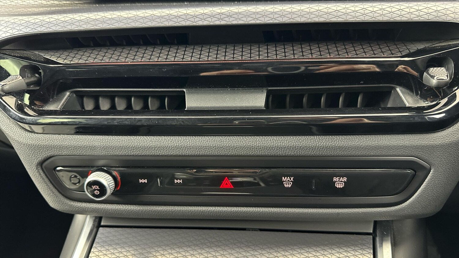 Used BMW 3 Series 2025 for sale - 76818899: Photo 32