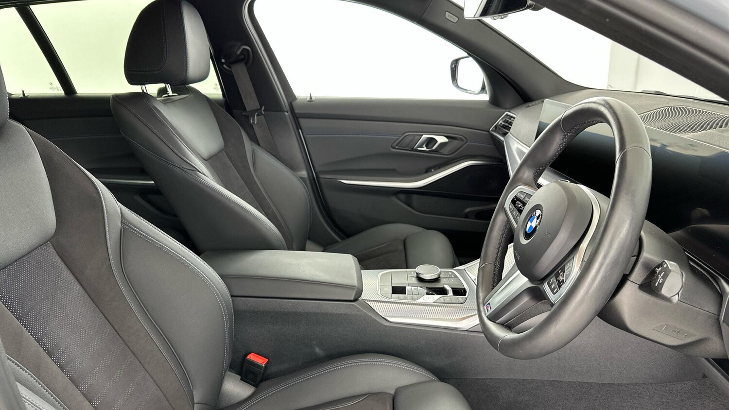 Used BMW 3 Series 2025 for sale - 76818807: Photo 11