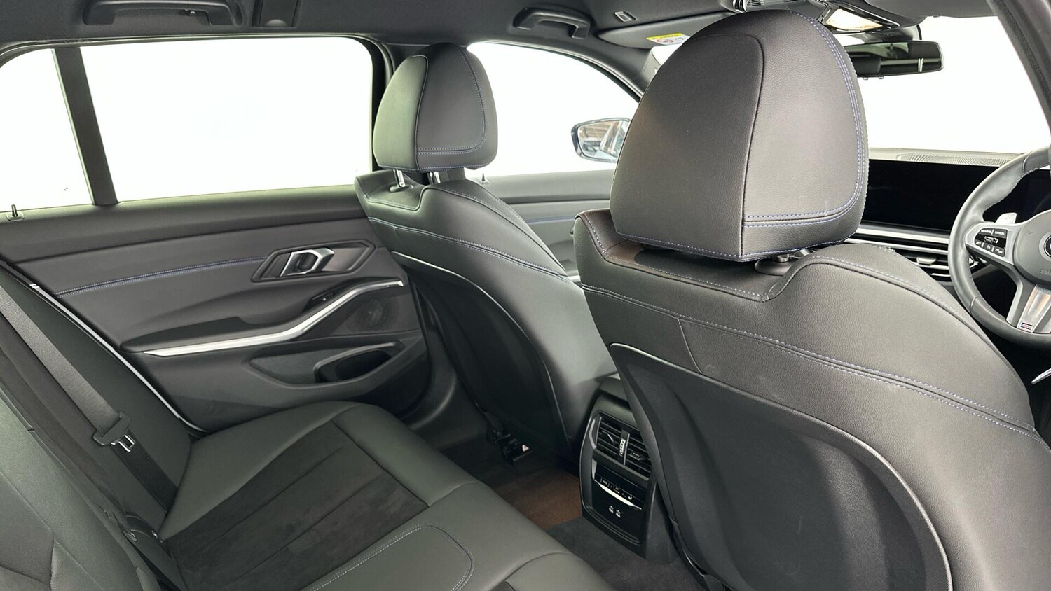 Used BMW 3 Series 2025 for sale - 76818807: Photo 26