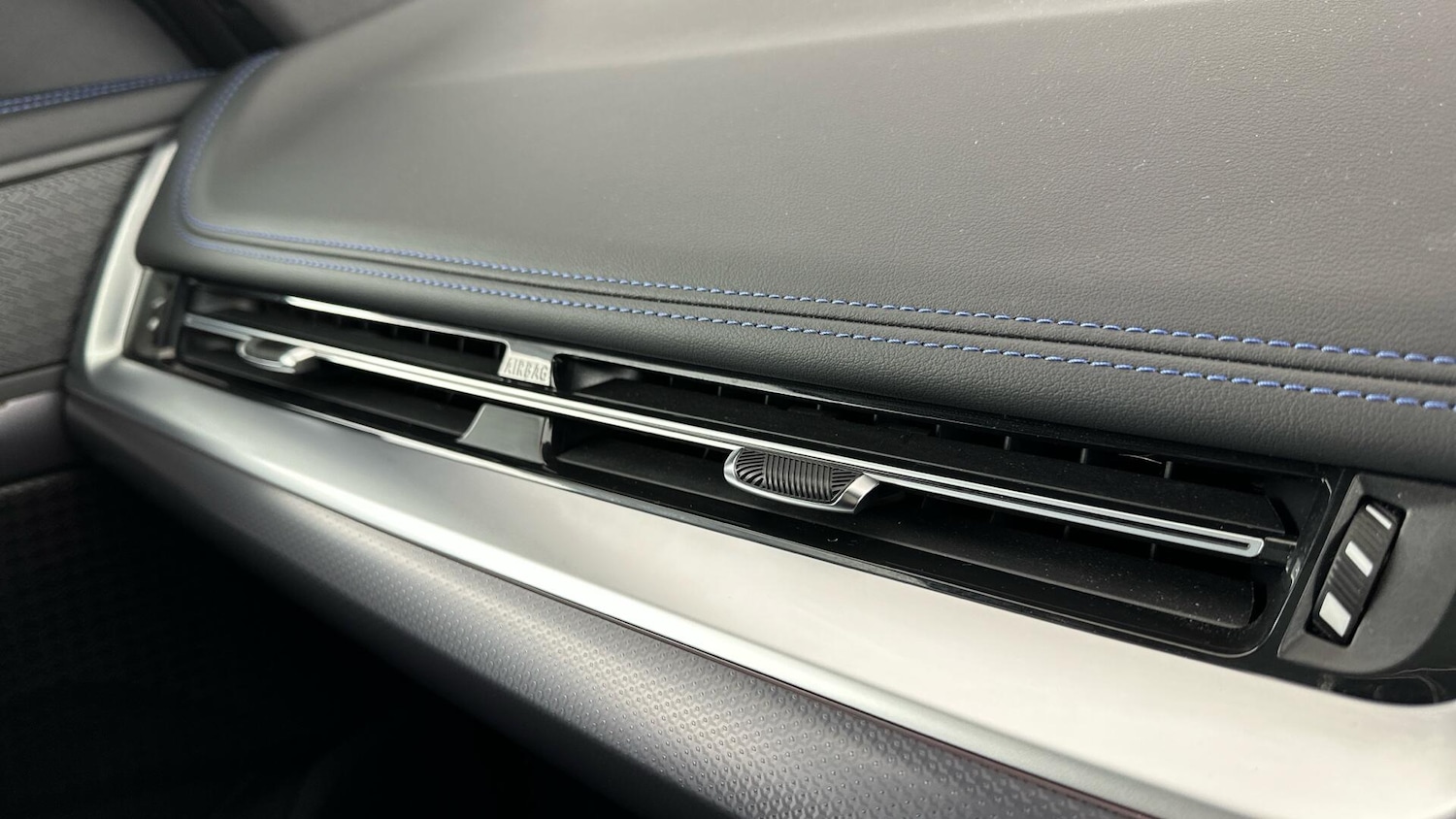 Used BMW iX1 2023 for sale - 76818791: Photo 35