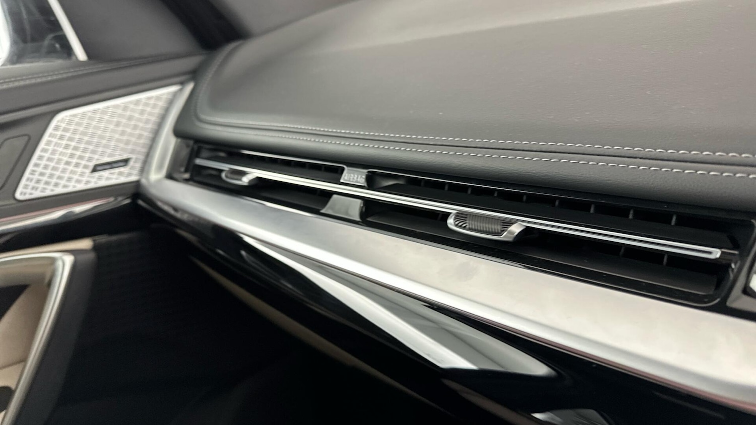 Used BMW iX1 2023 for sale - 77612909: Photo 36