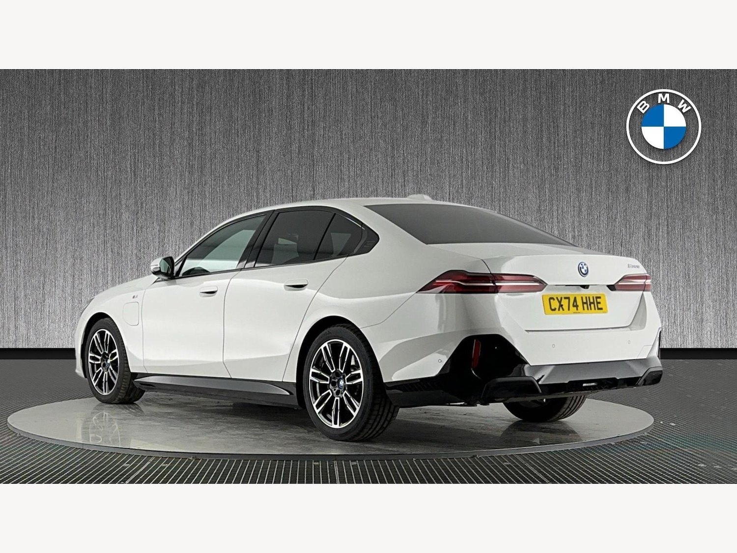 Used BMW 5 Series 2024 for sale - 76818905: Photo 2