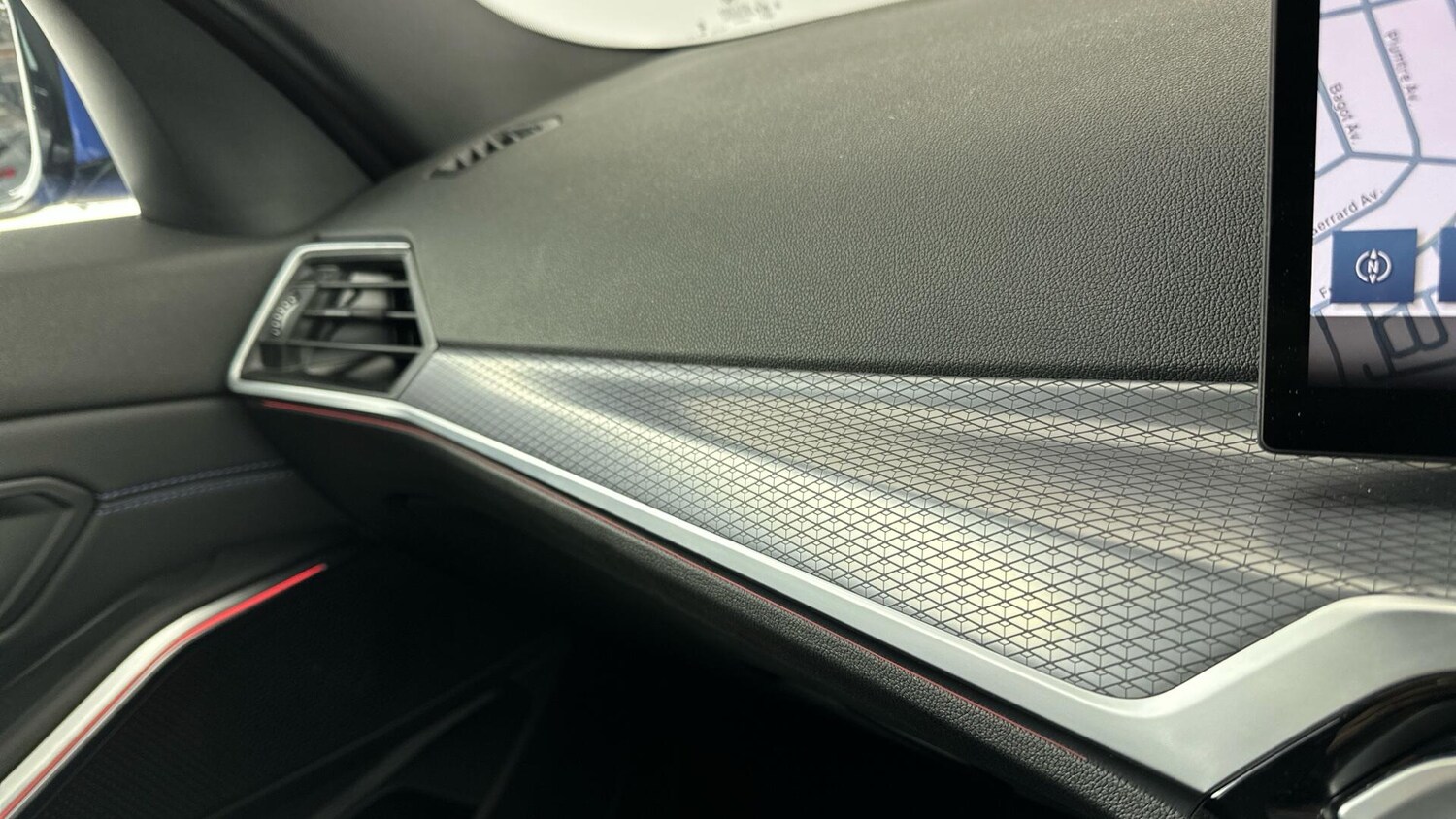 Used BMW 3 Series 2024 for sale - 76818795: Photo 32