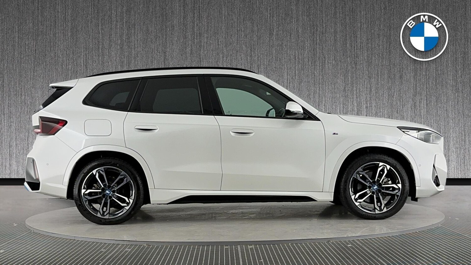 Used BMW iX1 2023 for sale - 77039873: Photo 3