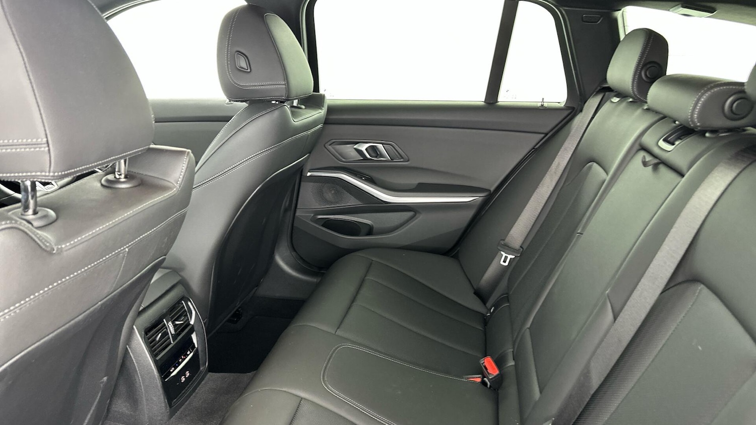 Used BMW 3 Series 2025 for sale - 77229649: Photo 12