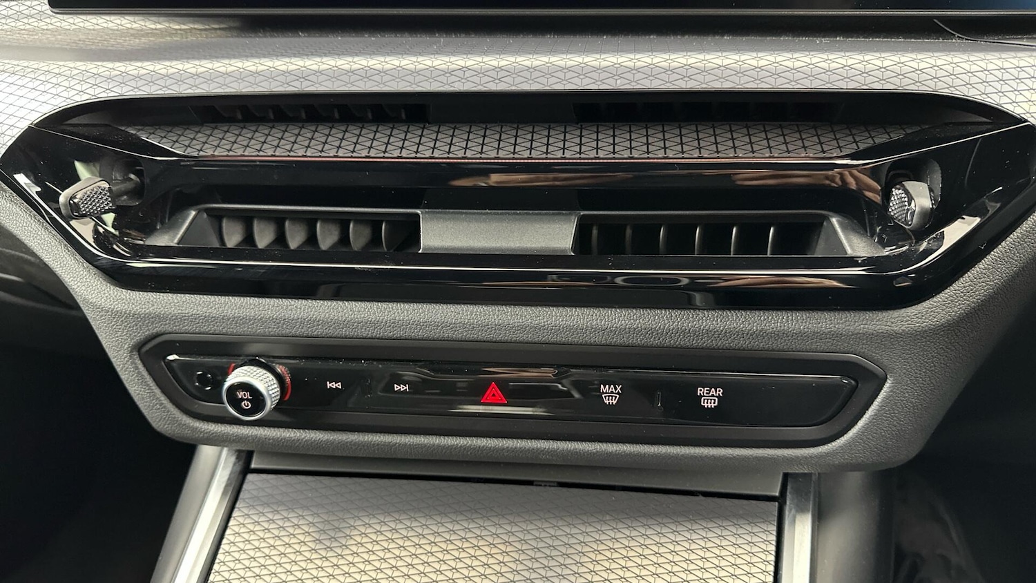 Used BMW 3 Series 2025 for sale - 77229649: Photo 32