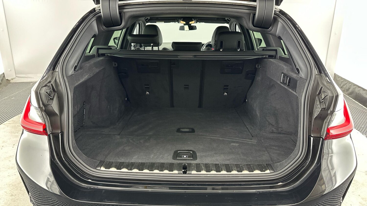 Used BMW 3 Series 2025 for sale - 76818859: Photo 13