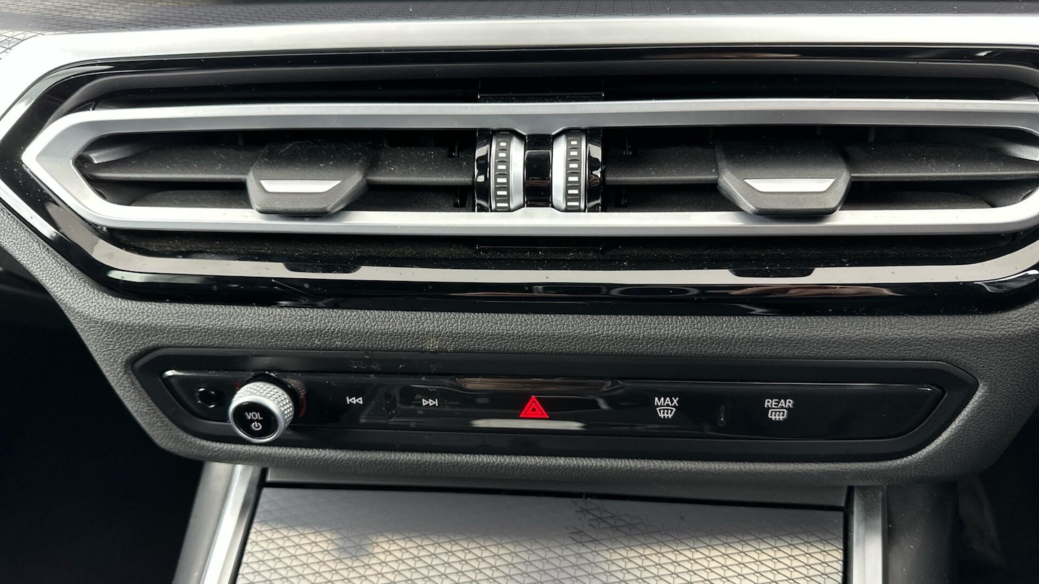 Used BMW 3 Series 2024 for sale - 76818839: Photo 30