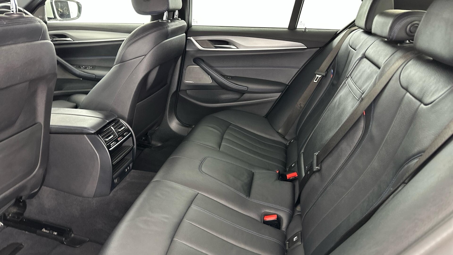 Used BMW 5 Series 2020 for sale - 76818901: Photo 12