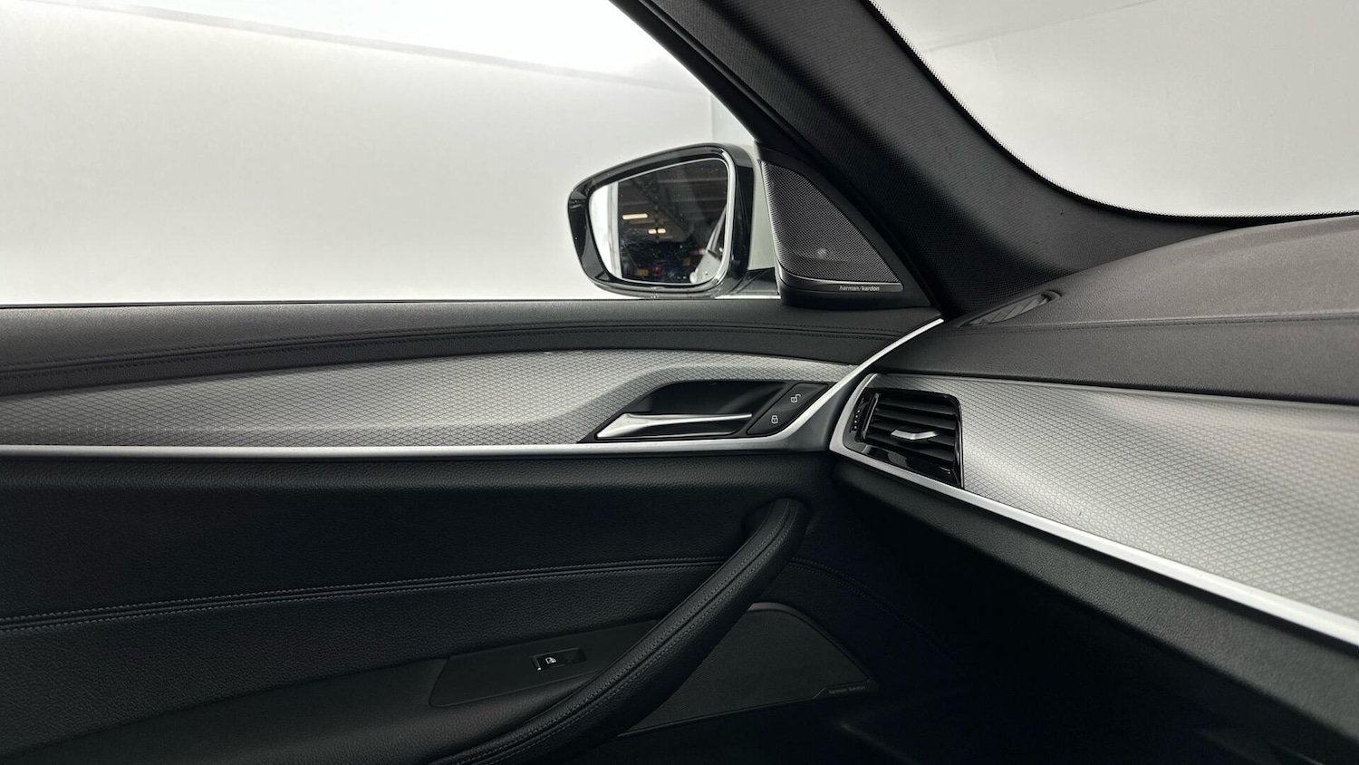 Used BMW 5 Series 2020 for sale - 76818901: Photo 33