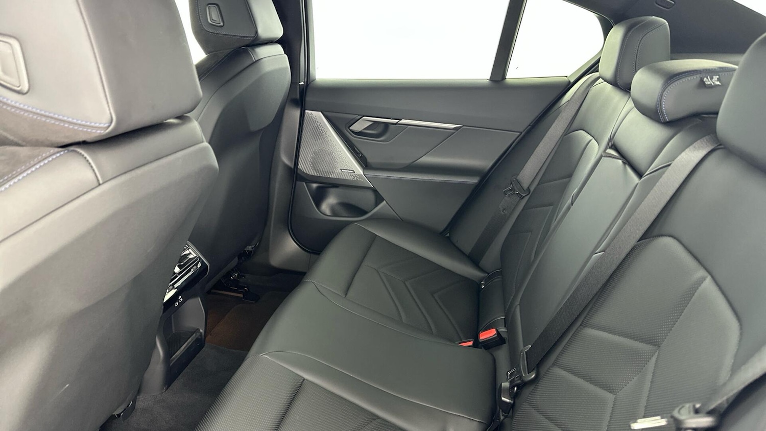 Used BMW 5 Series 2024 for sale - 77925883: Photo 12