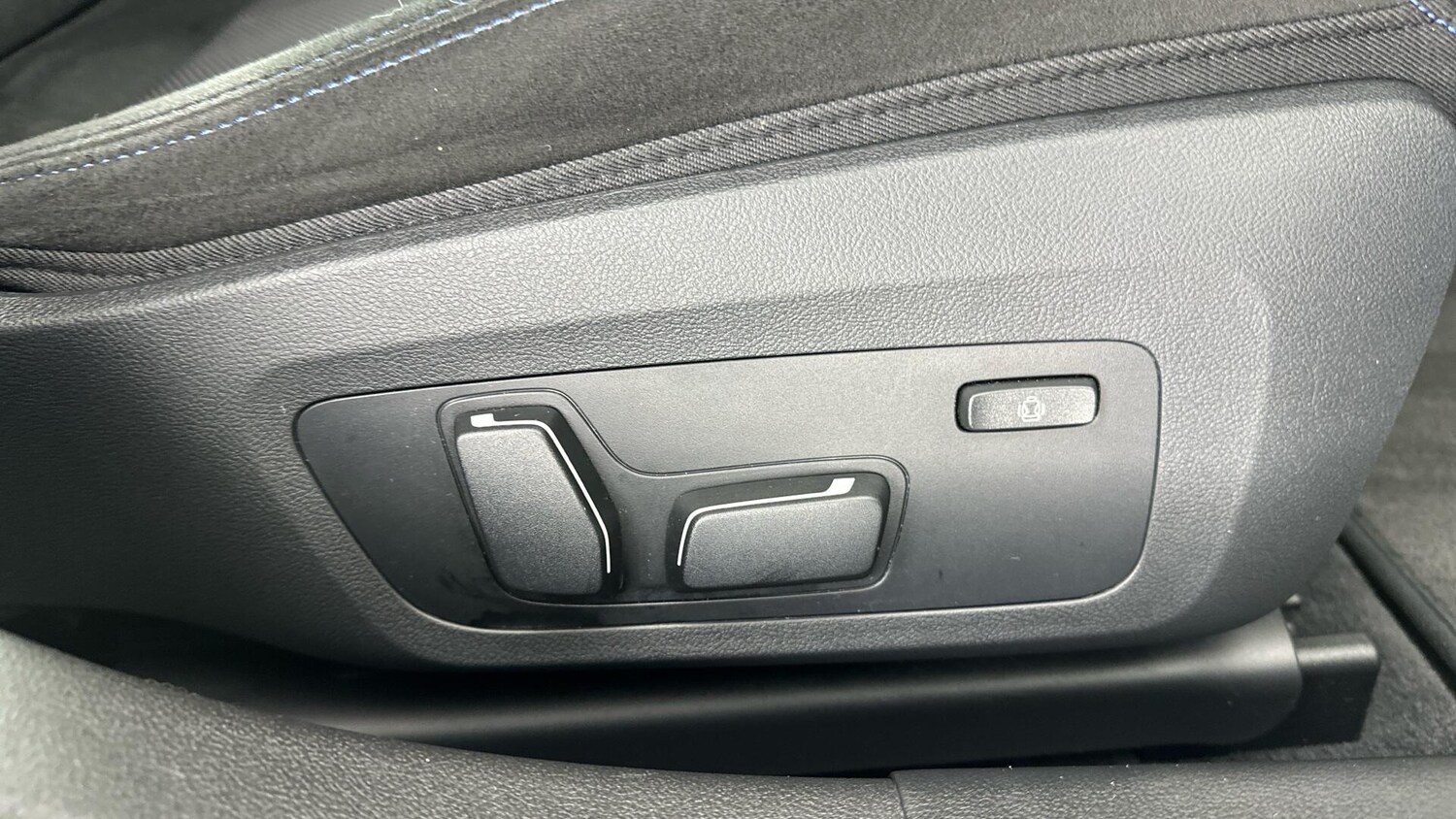 Used BMW i4 2025 for sale - 77040784: Photo 30