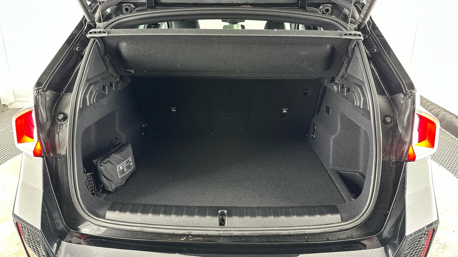 Used BMW iX1 2023 for sale - 77343958: Photo 13