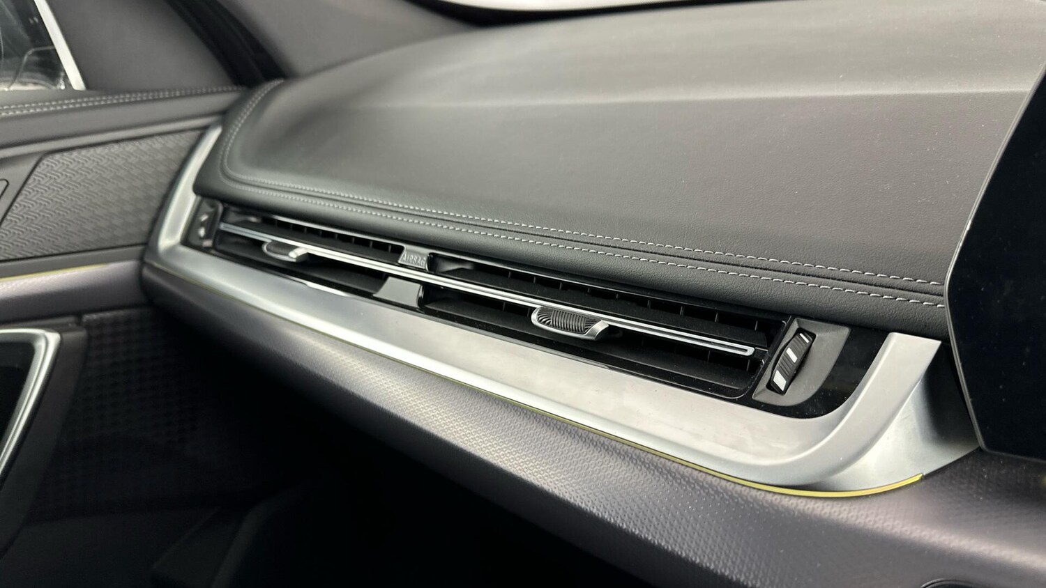 Used BMW iX1 2023 for sale - 77343958: Photo 33