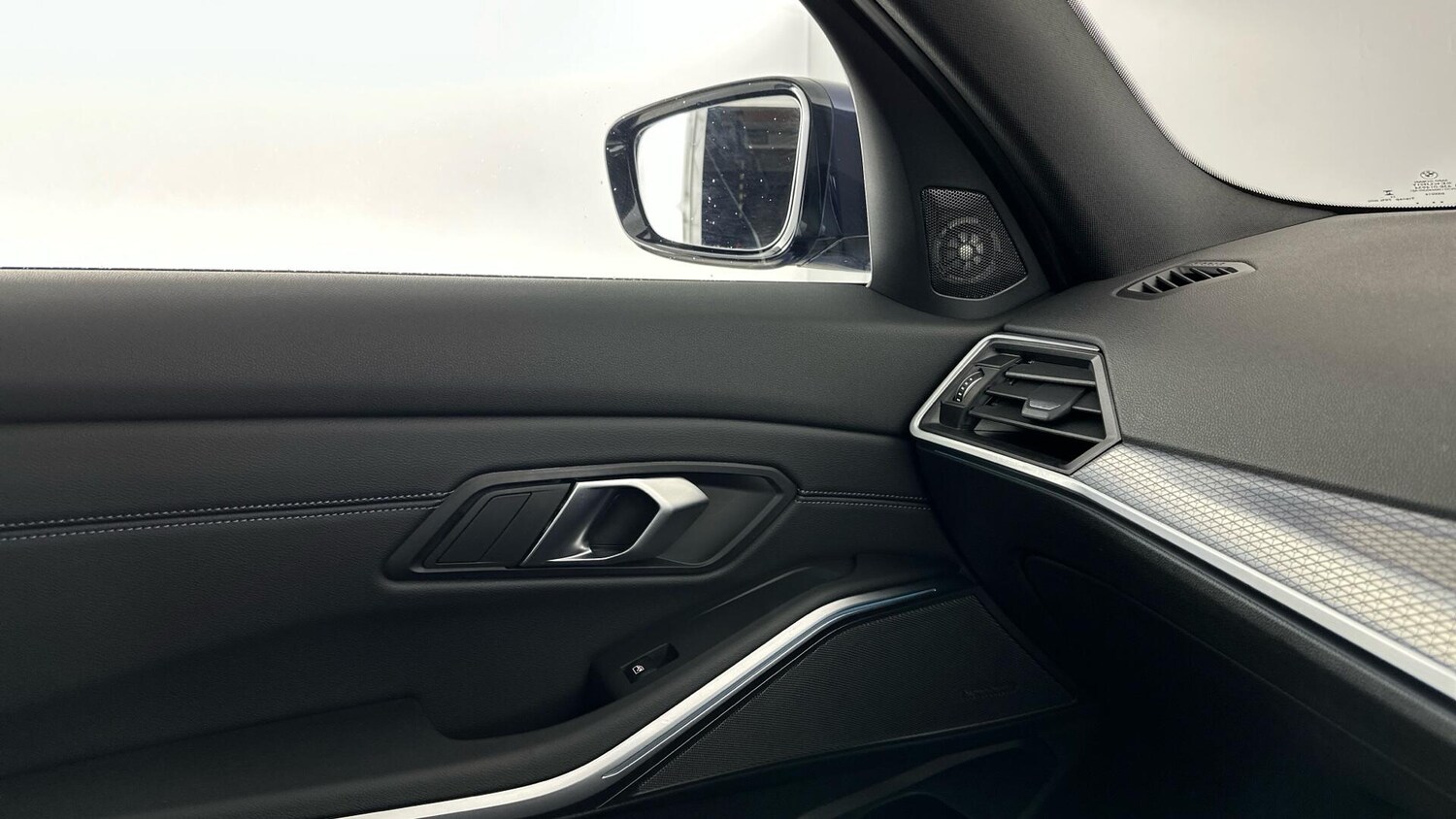 Used BMW 3 Series 2024 for sale - 76818858: Photo 32