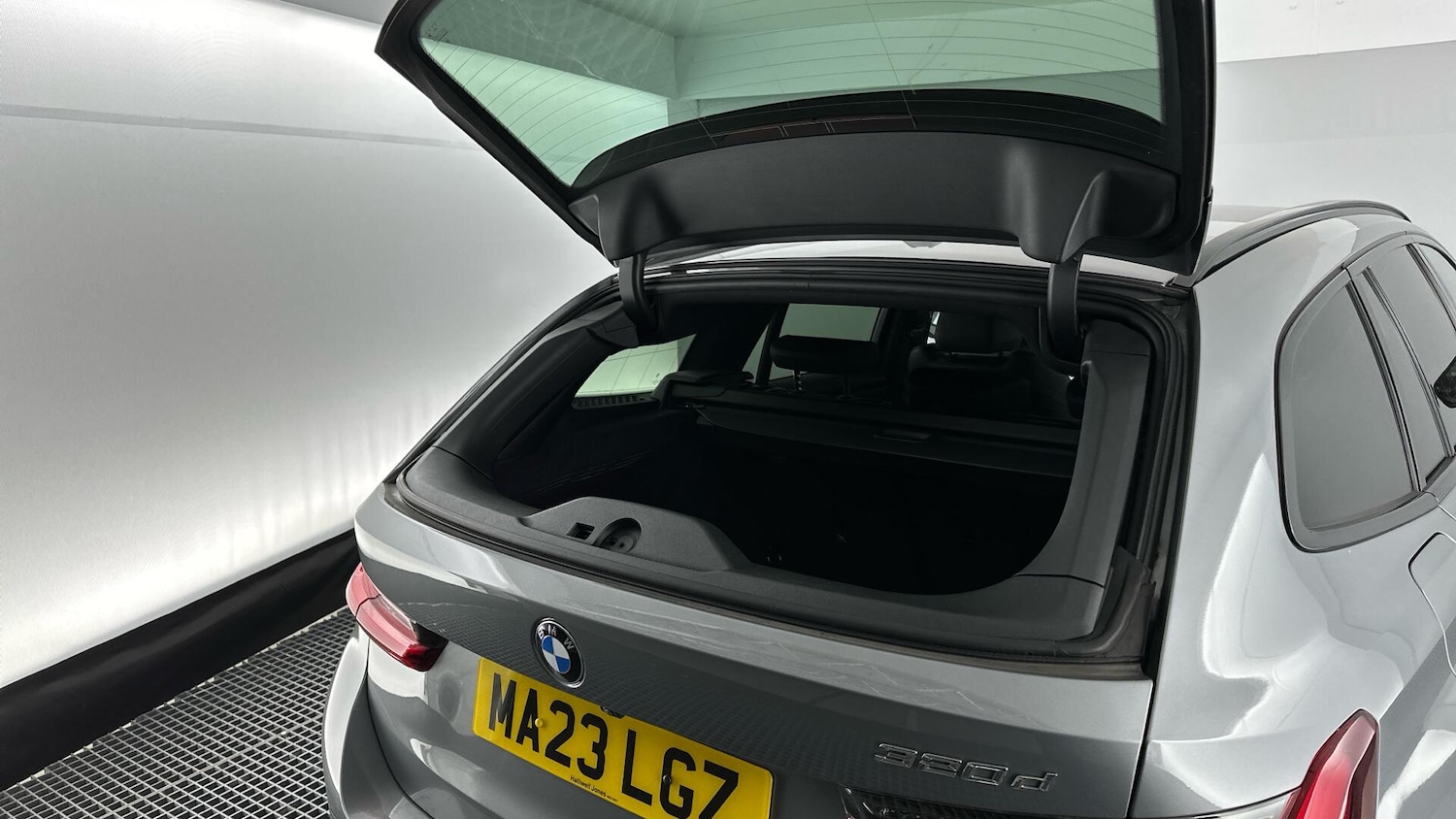 Used BMW 3 Series 2023 for sale - 76818863: Photo 24