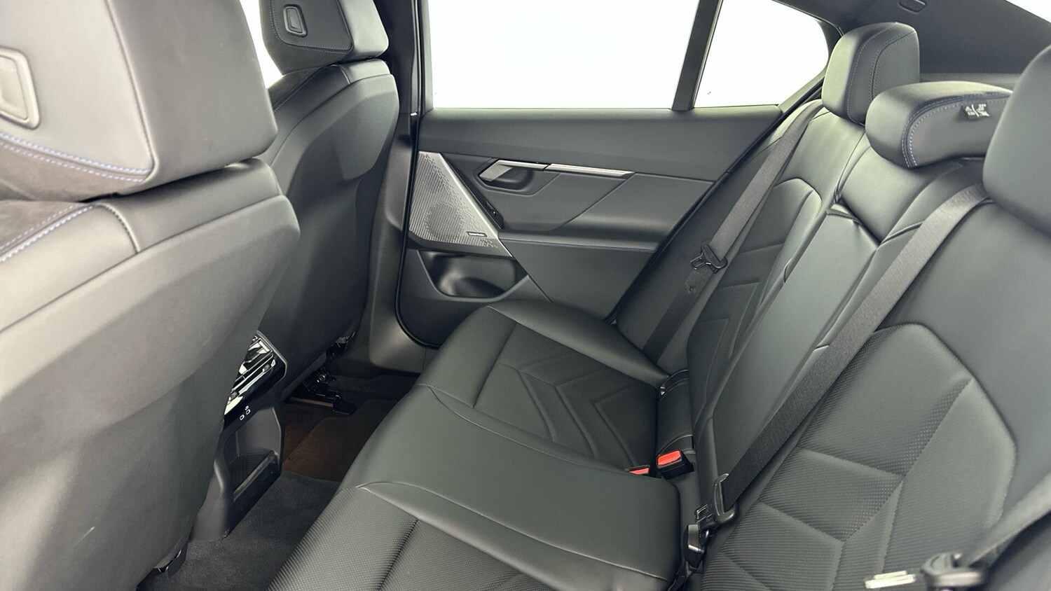 Used BMW 5 Series 2024 for sale - 77574492: Photo 12