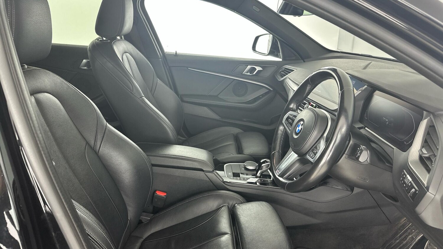 Used BMW 1 Series 2023 for sale - 77040235: Photo 11