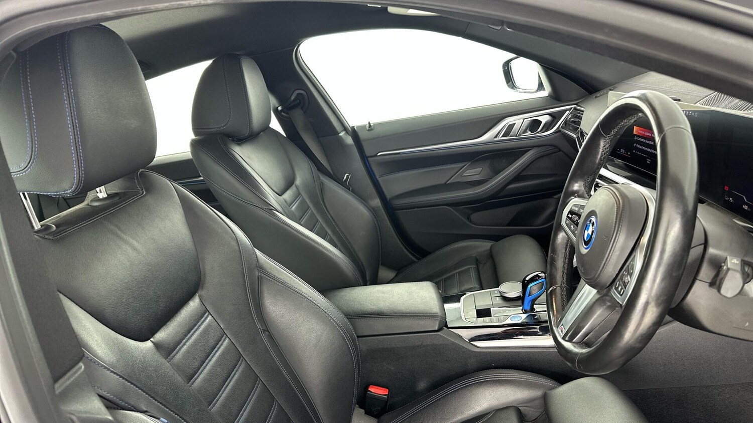 Used BMW i4 2022 for sale - 76818835: Photo 11