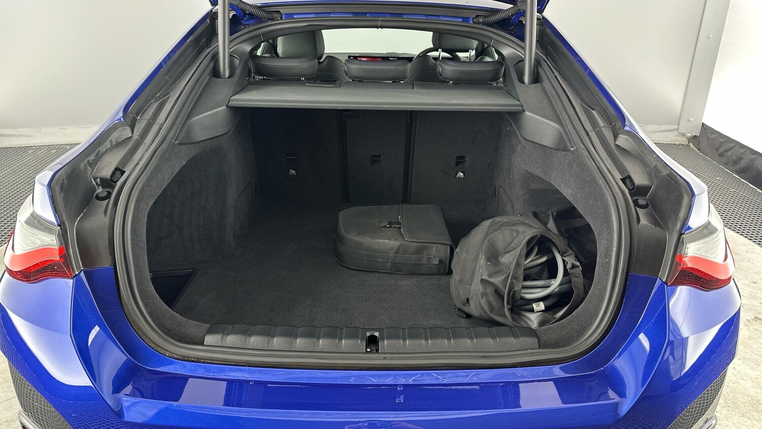 Used BMW i4 2022 for sale - 76818835: Photo 13