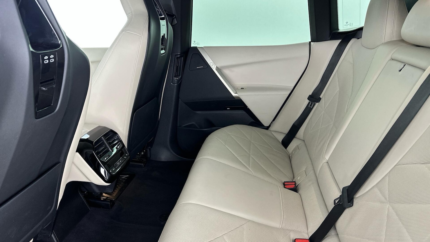 Used BMW iX 2022 for sale - 76952282: Photo 12